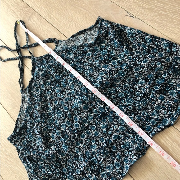 American Eagle Outfitters Floral Print Cross Back Summer Top in Black & Blue - Picture 8 of 8